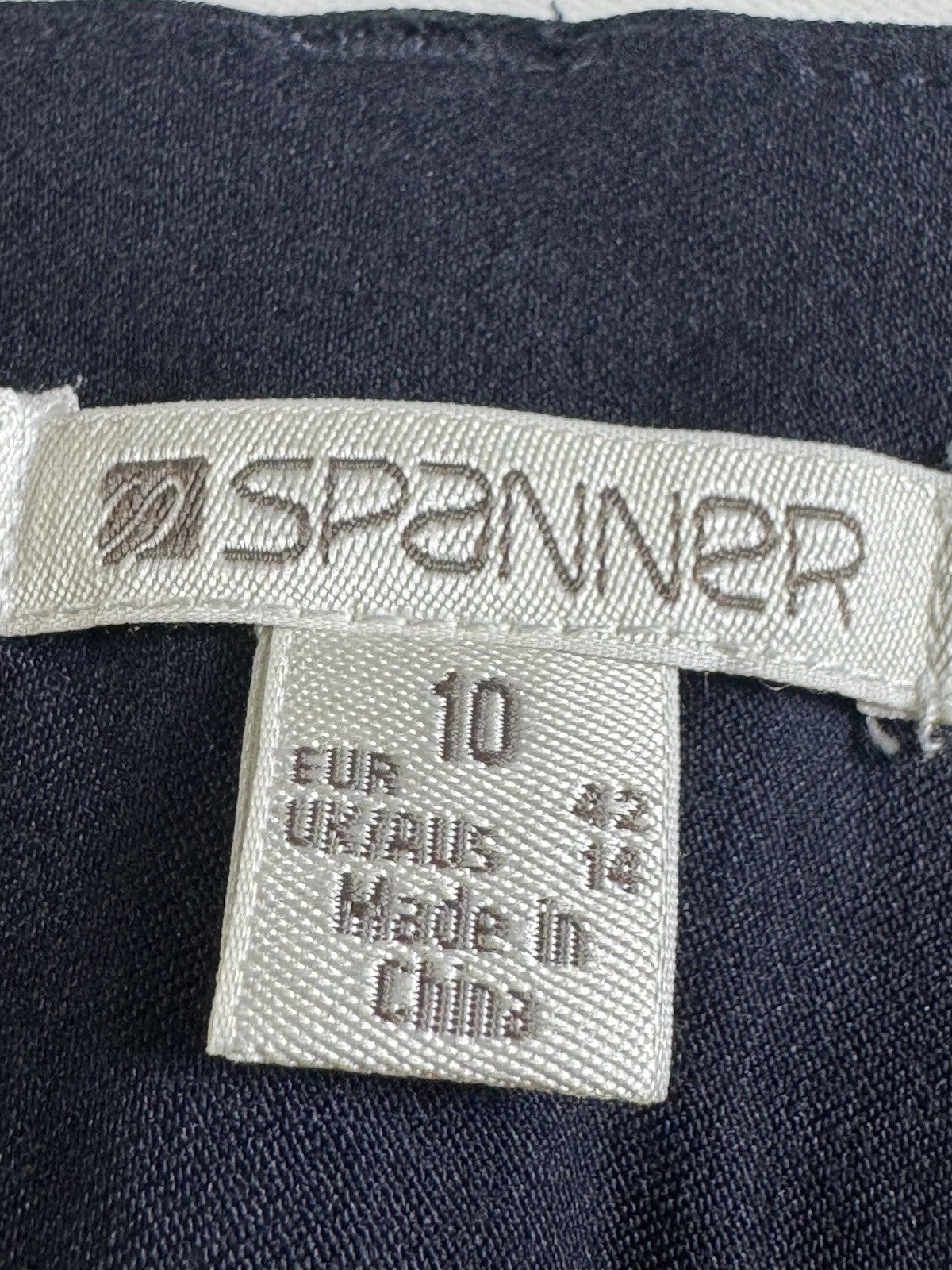 SPANNER Women's Navy Golf Pants Sz 10.      (B.065)