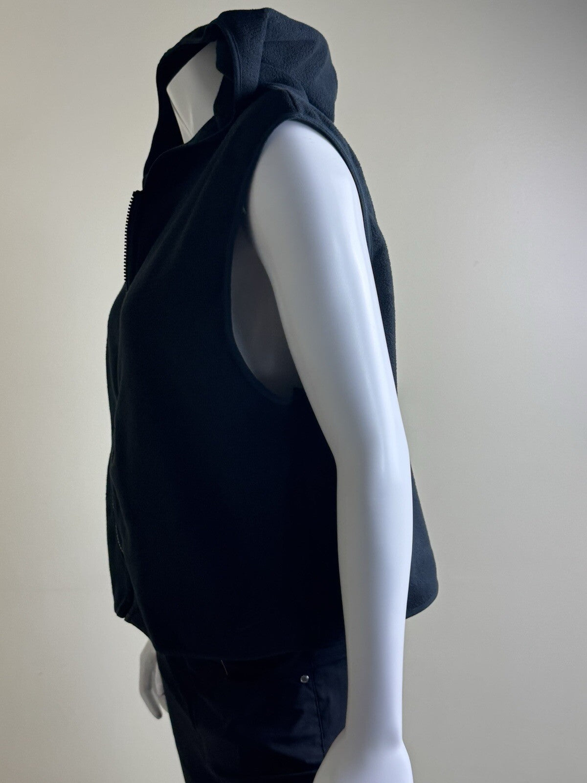 NIKE Women's Golf Hooded Vest Sz S.   (B.128)