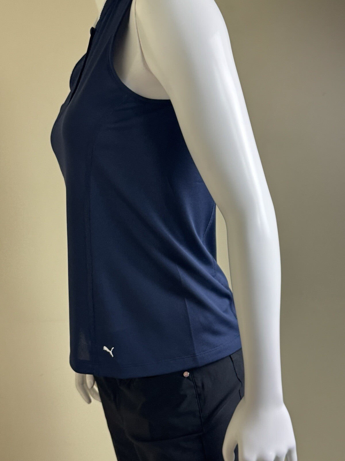 Puma Women’s Golf Shirt Sleeveless Sz S (B.127/2)