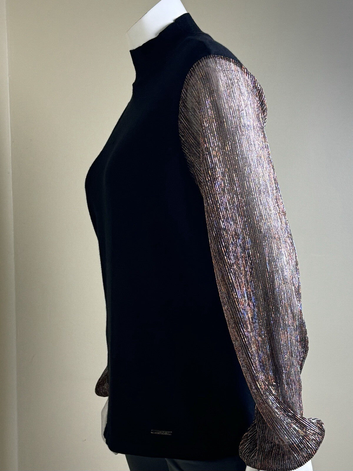 Anne Klein Womens Long Sleeves Sweater Black Size M.   (B.112)