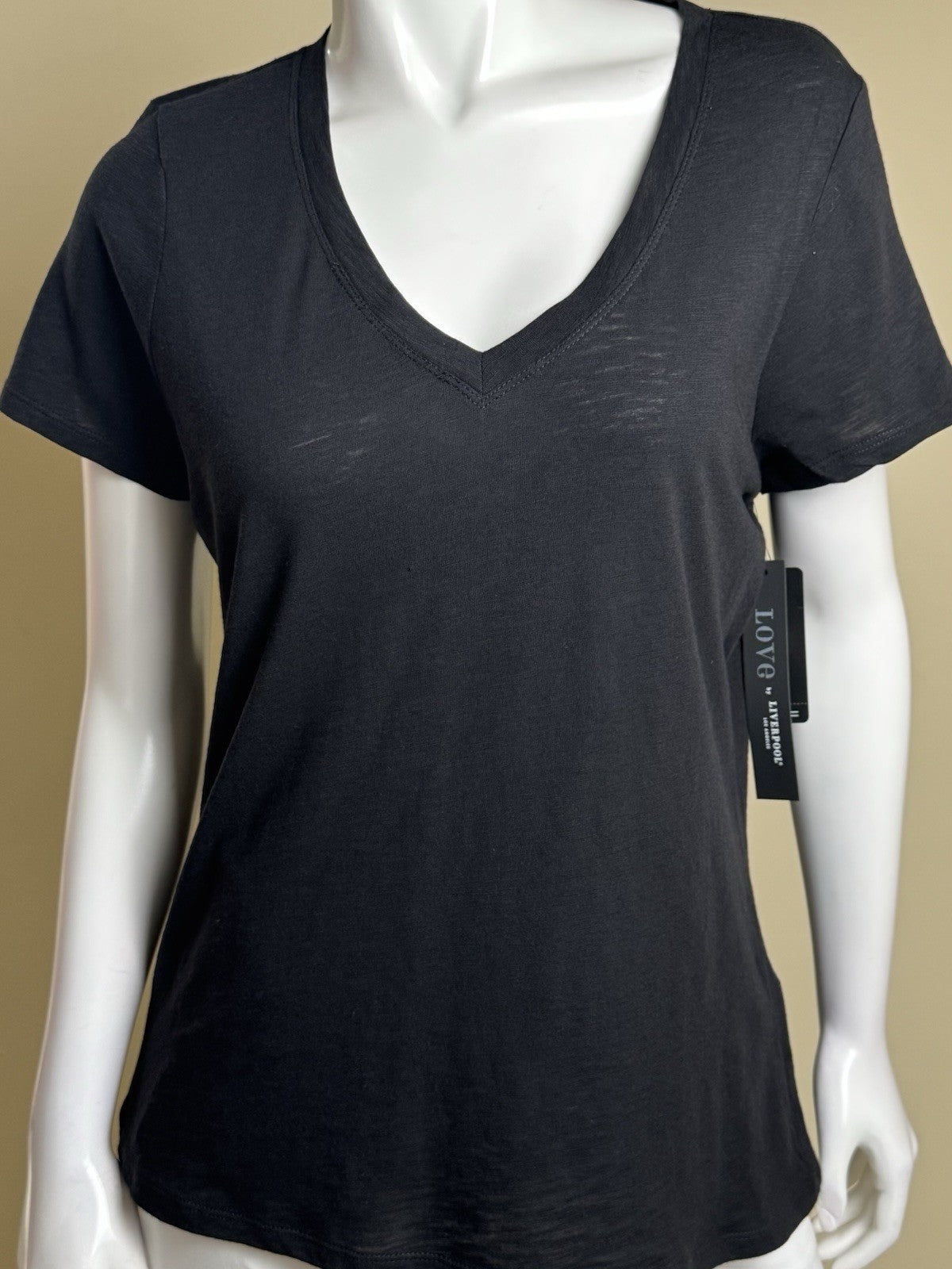 $44 Liverpool Los Angeles Women's Top Sz M.    (B.172)