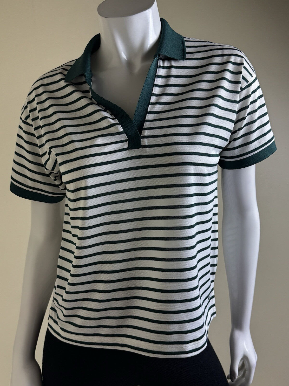Puma Women’s Golf Shirt Sz S.   (B.131/7)