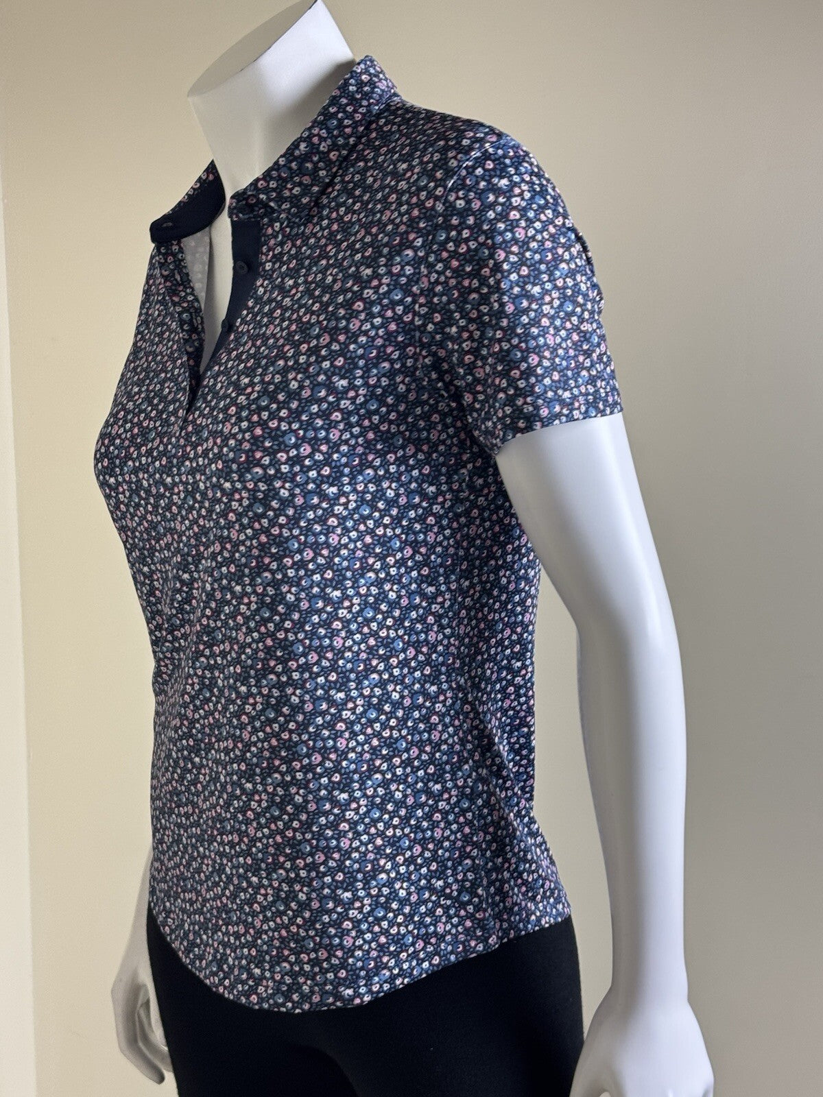 Puma Women’s Golf Shirt Sz S.   (B.131/1)