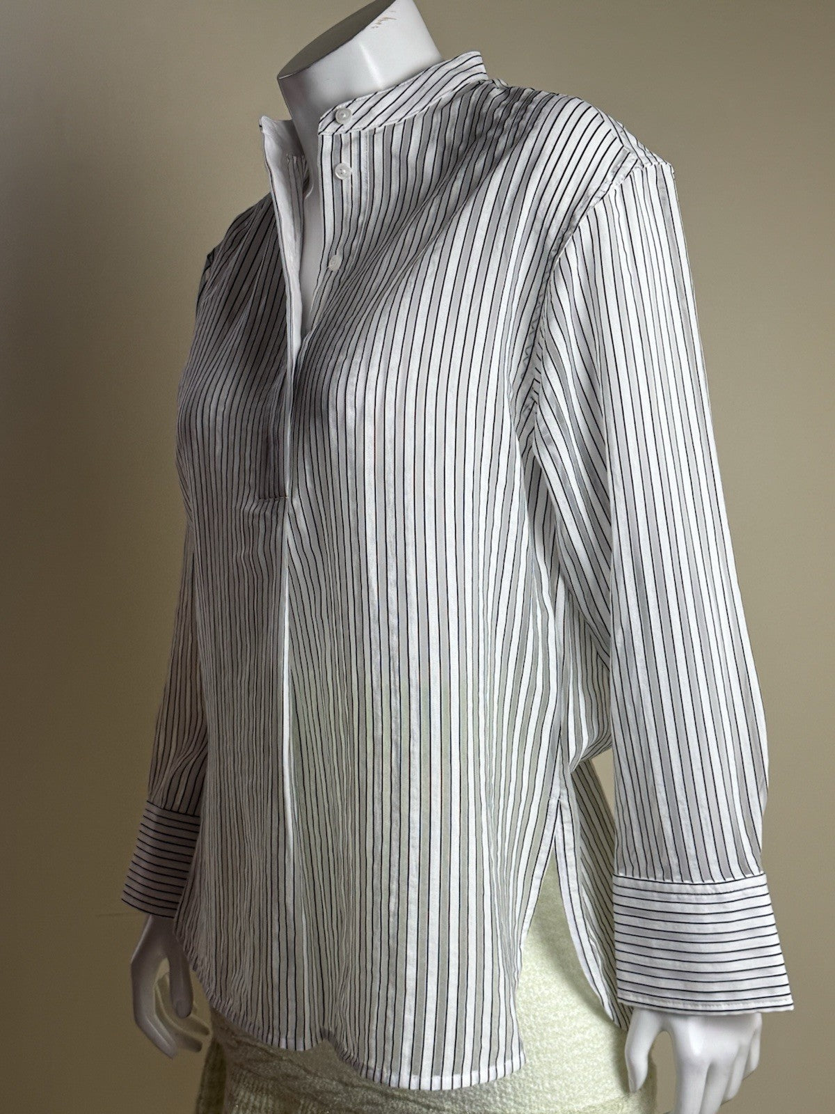 $139 CALVIN KLEIN Women’s Striped Shirt Size XS   (B.144)
