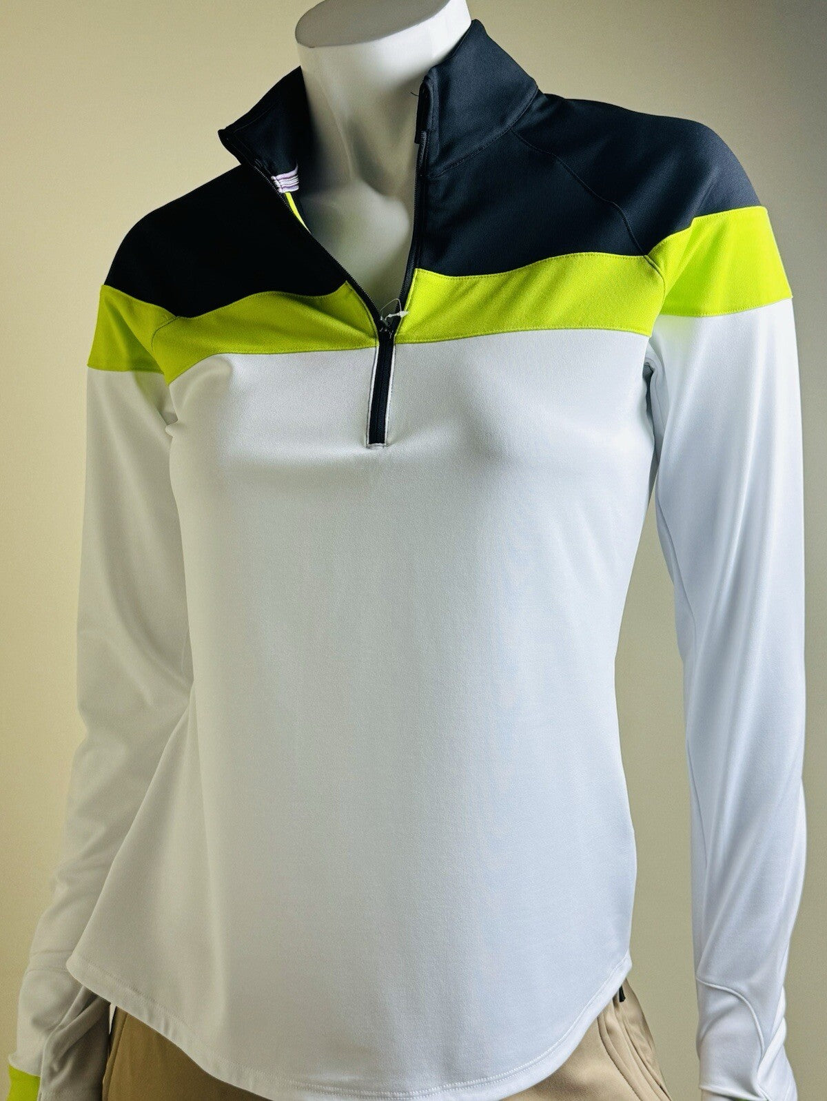 Puma Women's Half Zip Pullover Sweatshirt Size S.   (B.105)