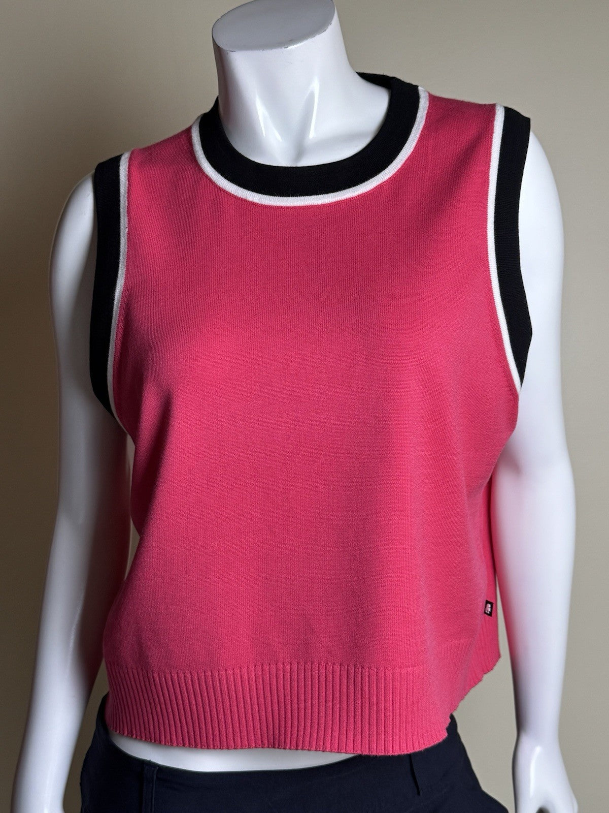 $69 Karl Lagerfeld Women’s Sweater vest Sz XL.      (B.150)