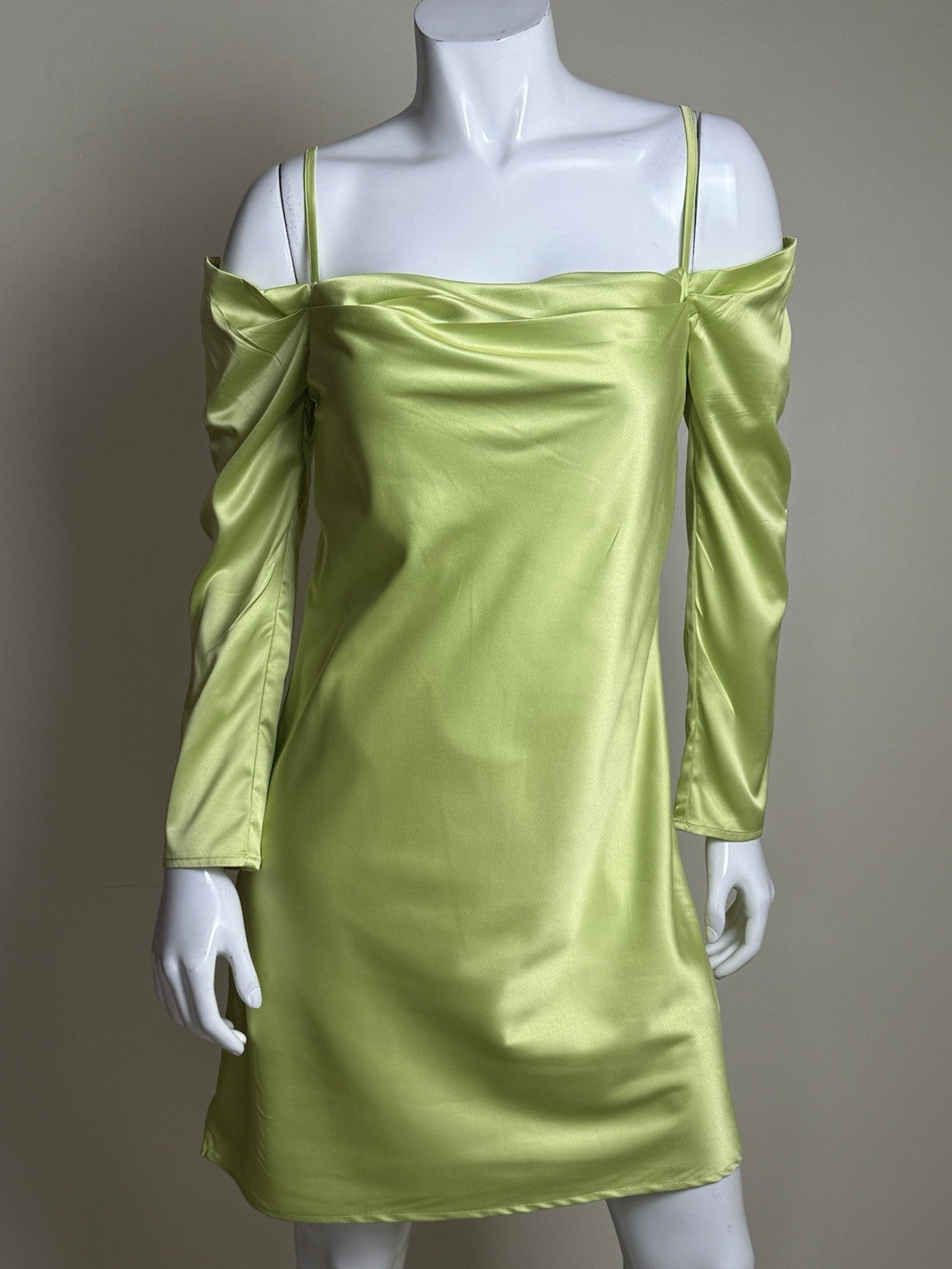 VENUS Green Neon Mini Dress Sz 8. (B.194)