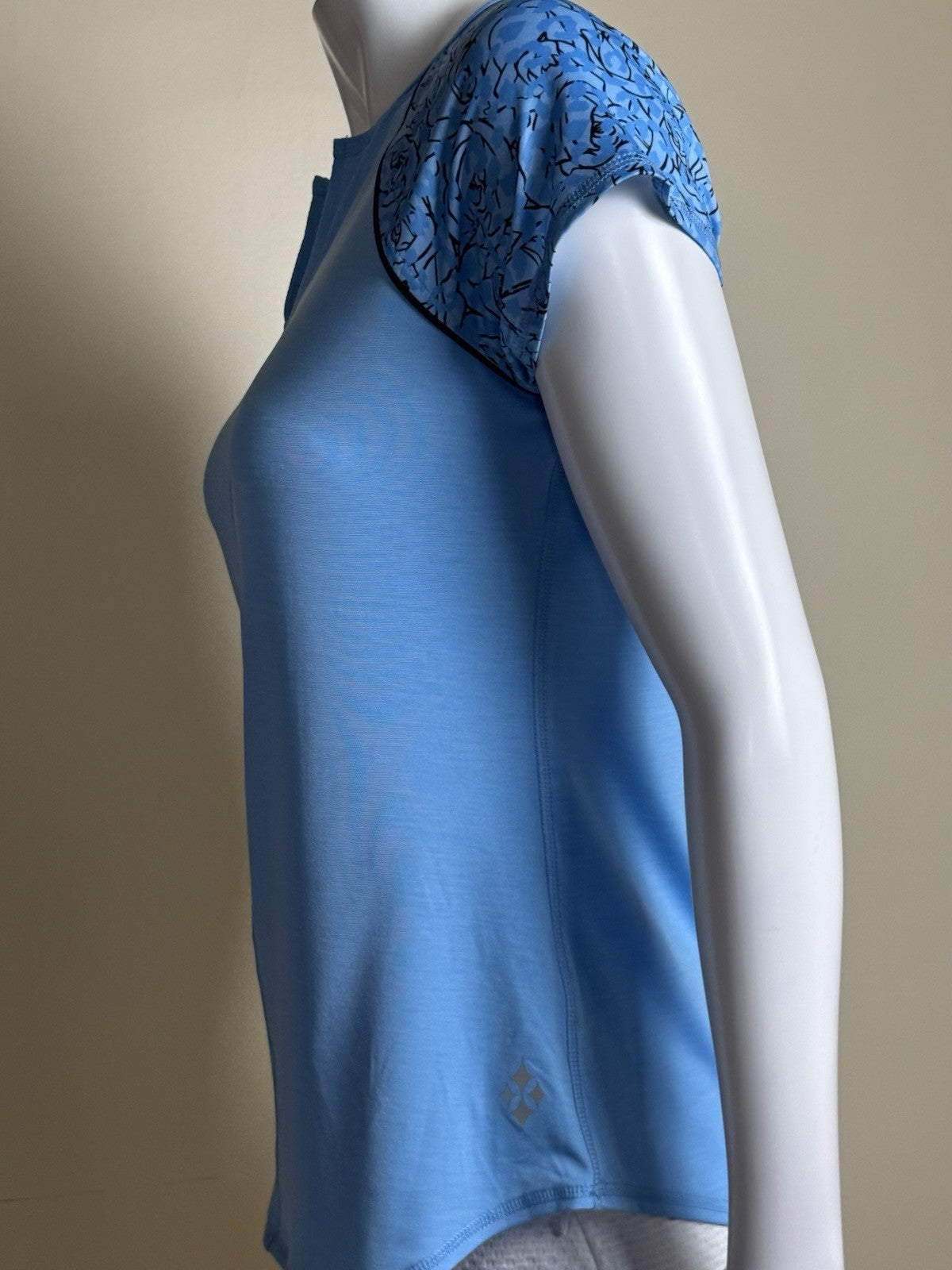 JOFIT WOMEN'S GOLF SHIRT Sz S.         (B.174)