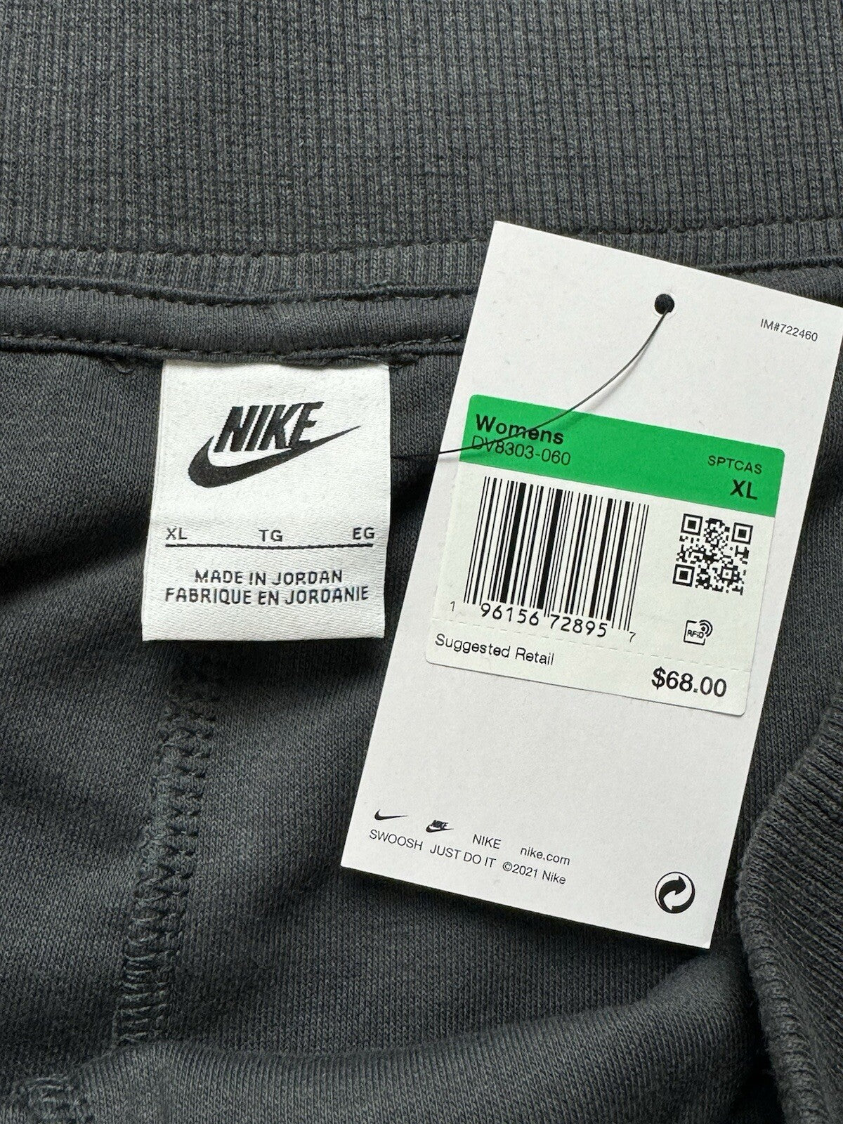 $68 Nike Womens Gray Fleece Shorts Sz XL. (B.94)