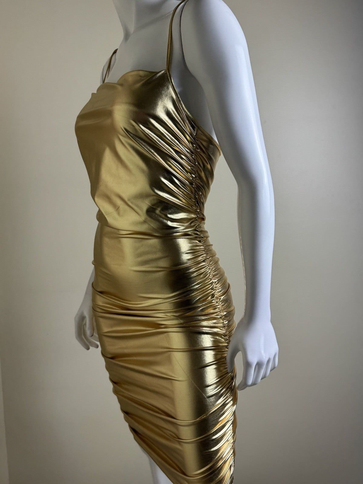 Women's Metallic Gold Mini  Bodycon Dress Sz M. (B.160)