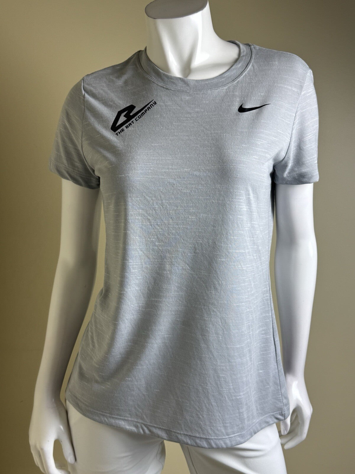 Nike Dri-fit Women’s Golf Shirt Sz M.    (B.134/1)