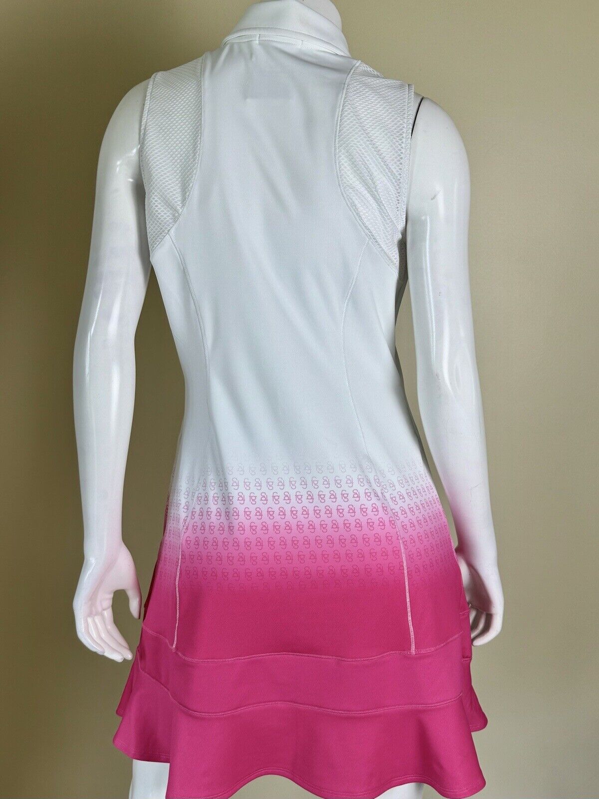 Fia Green California Sports Dress Women’s SZ M White Pink Golf Tennis. (74)