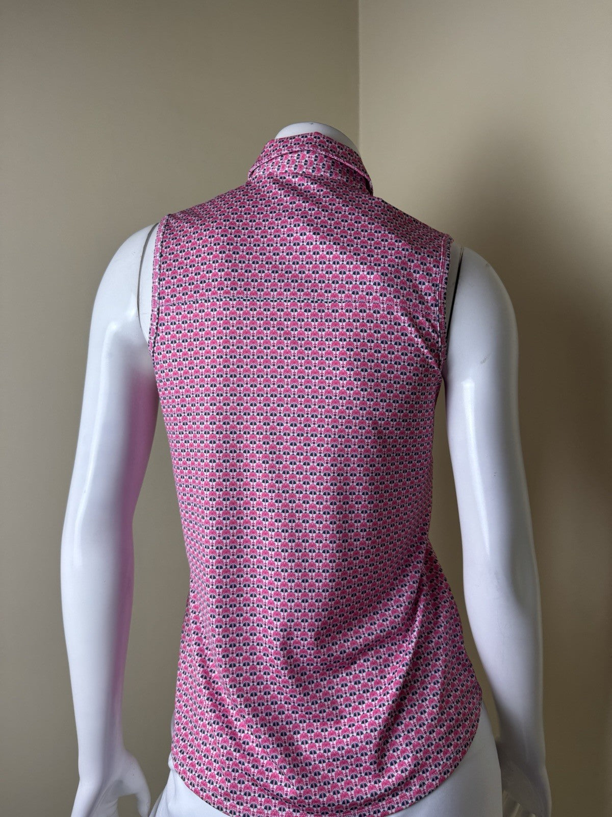 Puma Women’s Golf Shirt Sz S.   (B.162)