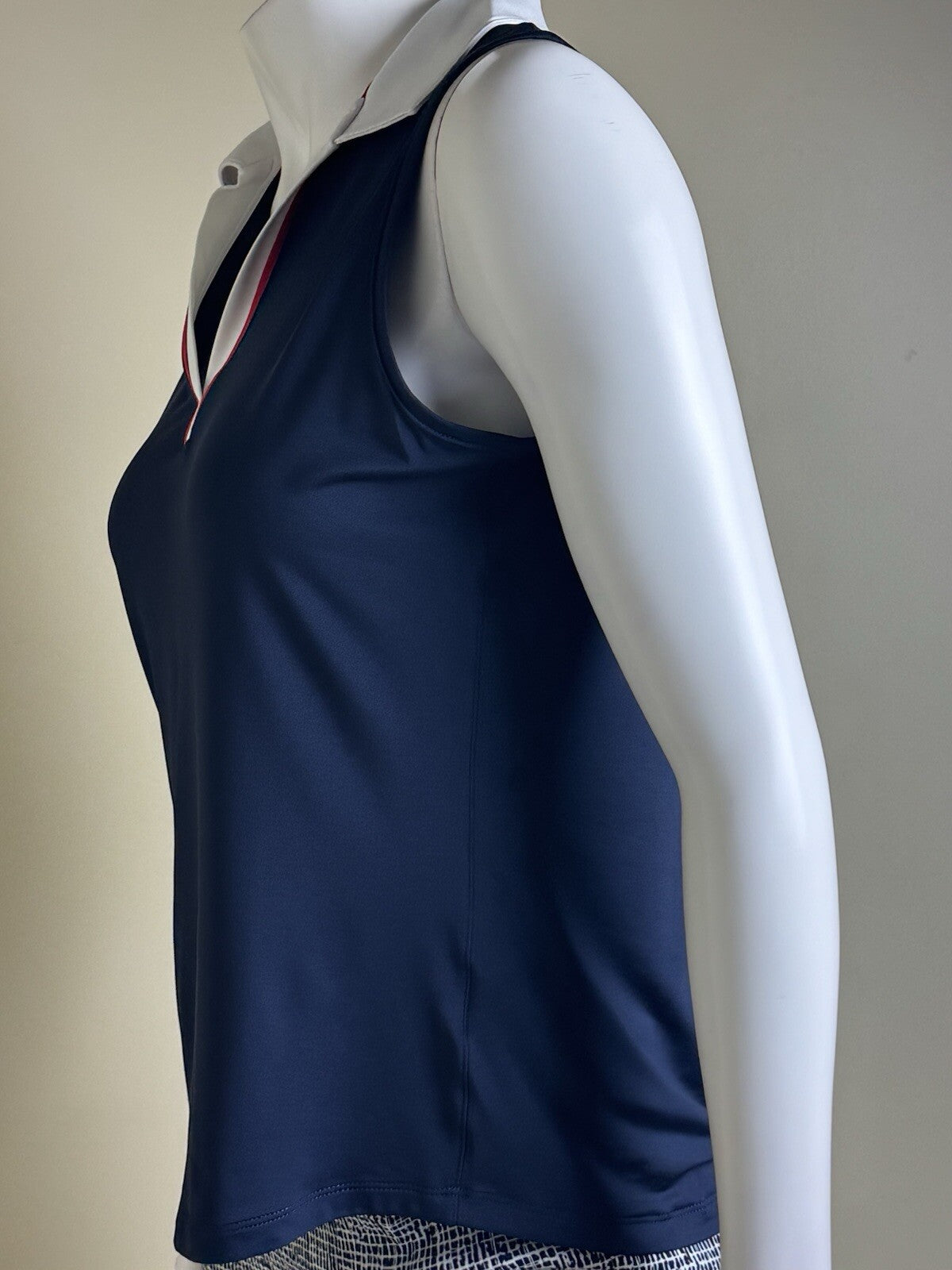 Puma Women’s Golf Shirt Sleeveless Sz S.  (B.142/1)