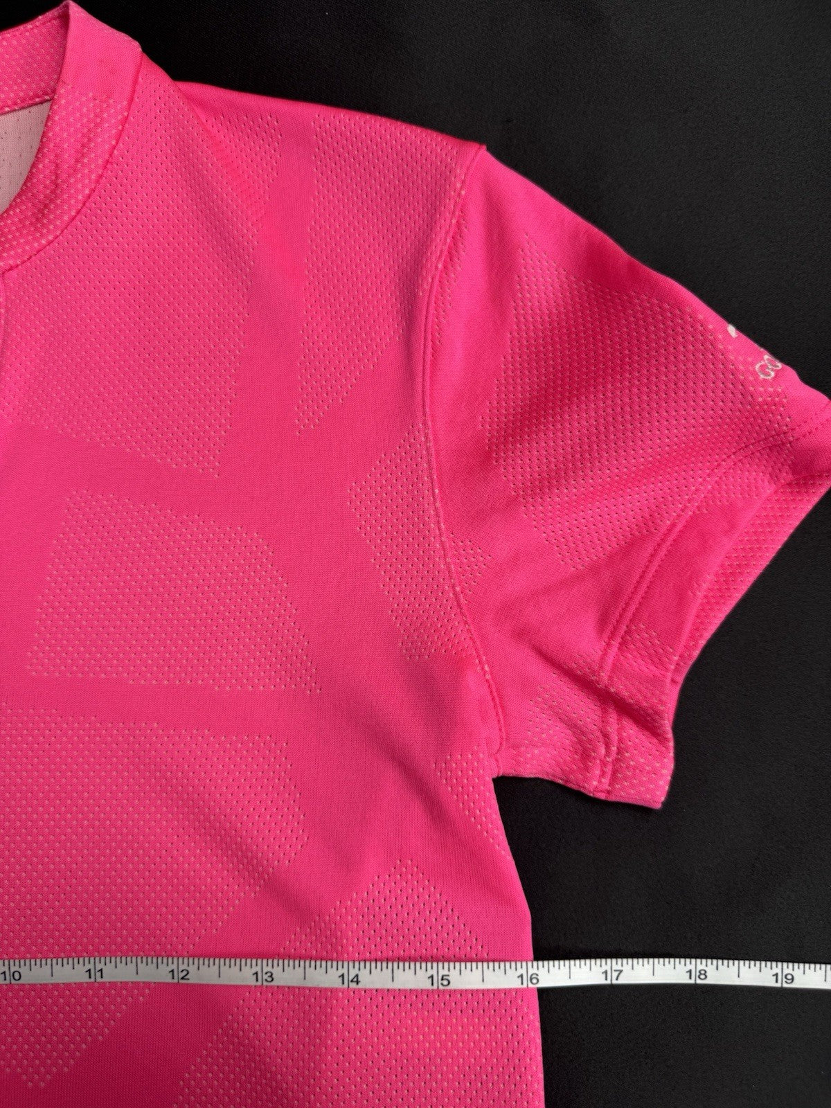 Nike Women’s Top Golf Shirt Sz S.       (B.170)