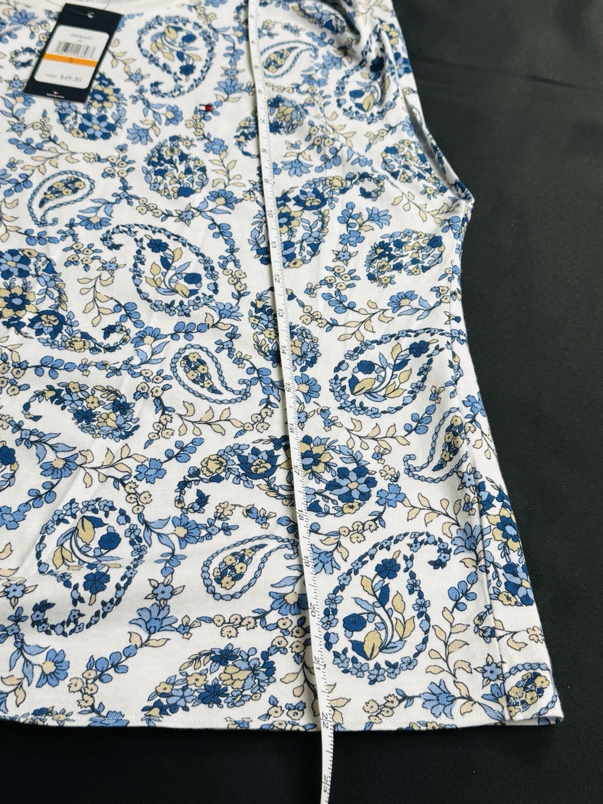$49 Tommy Hilfiger Women's Paisley Printed Blouse Sz S.   (B.188)