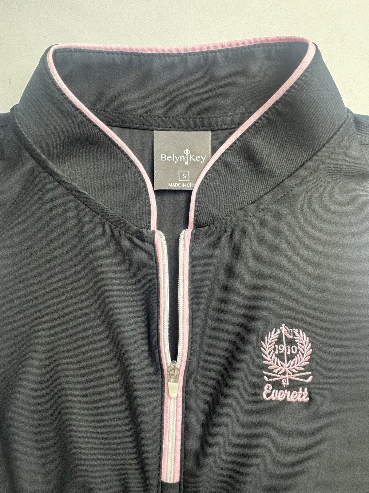 BELYN KEY Women’s Golf Shirt Sz S.    (B.161)