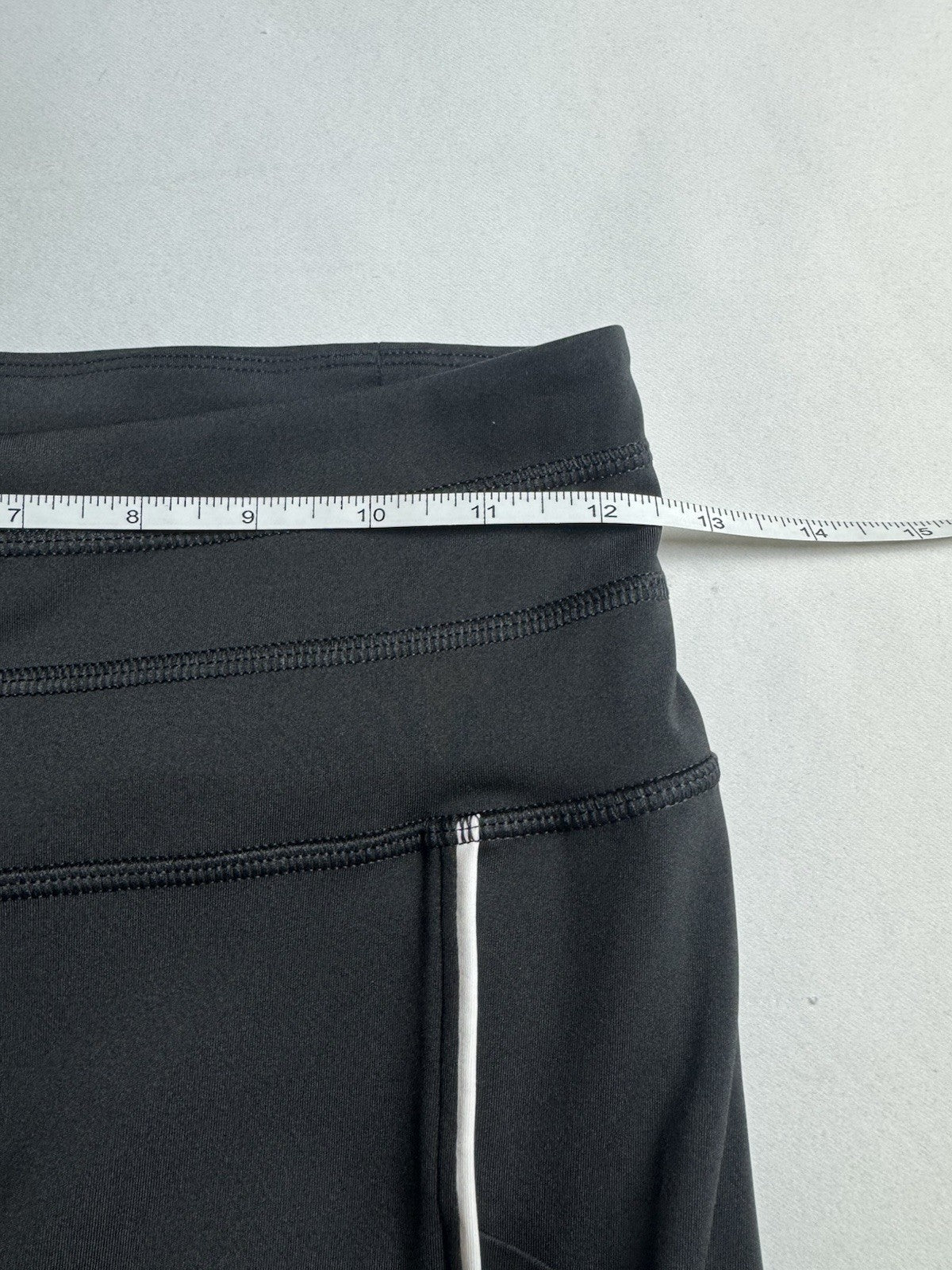 Puma Women’s Leggings Stretch Pockets Sz S.  (B.163)