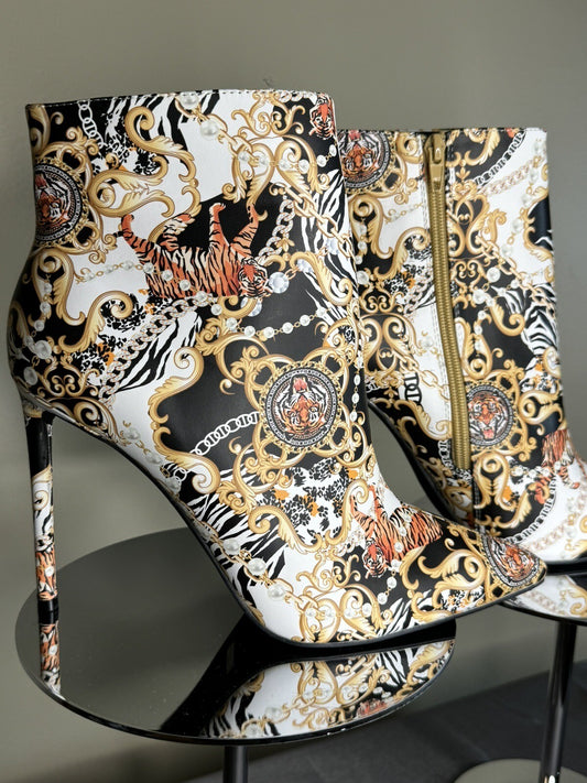 Anne Michelle Baroque Patterns Boots Size 10