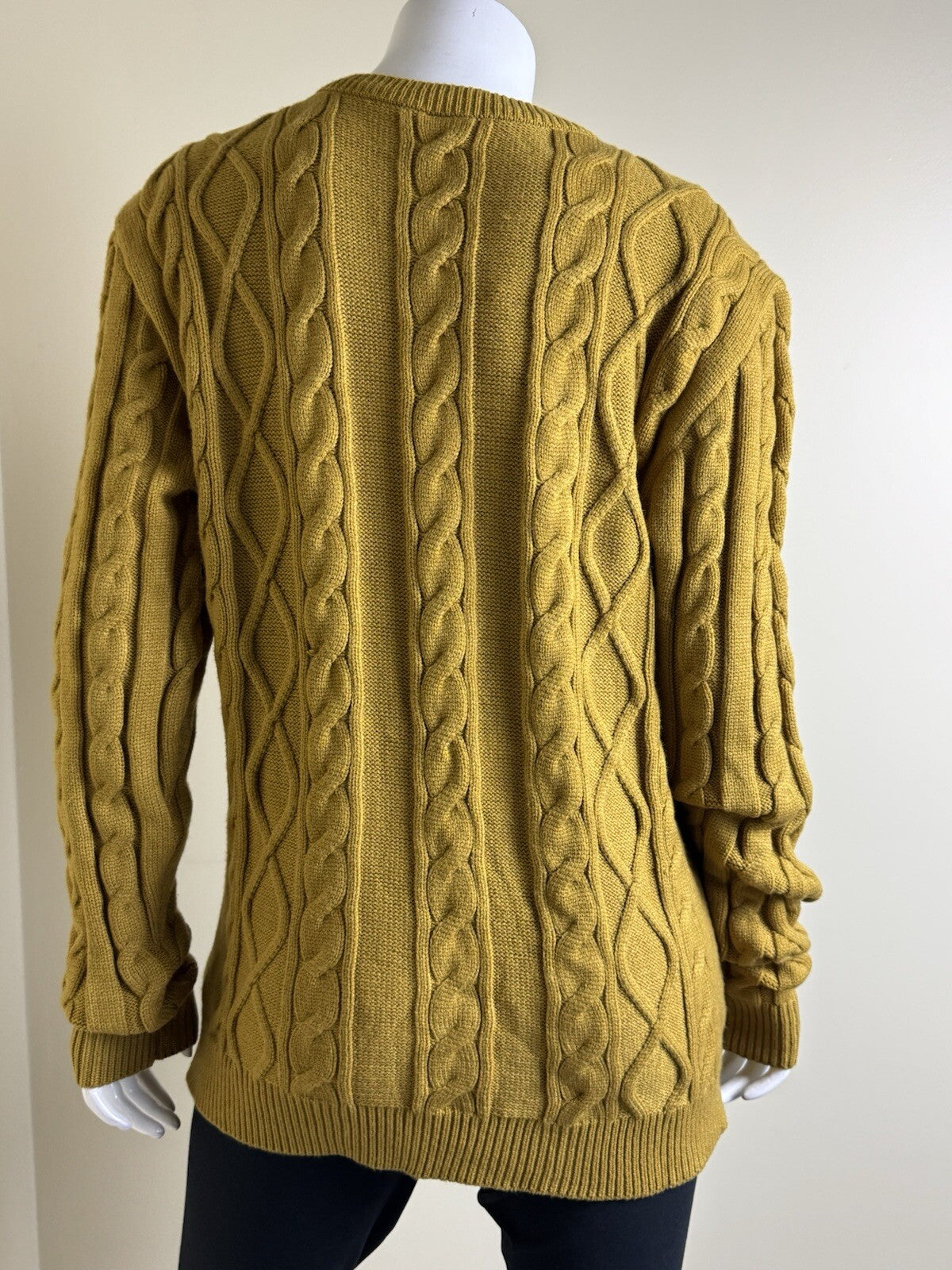 $69 DISNEY Cable Knit Sweater Donald Duck Size M Long Sleeves. (B.123)