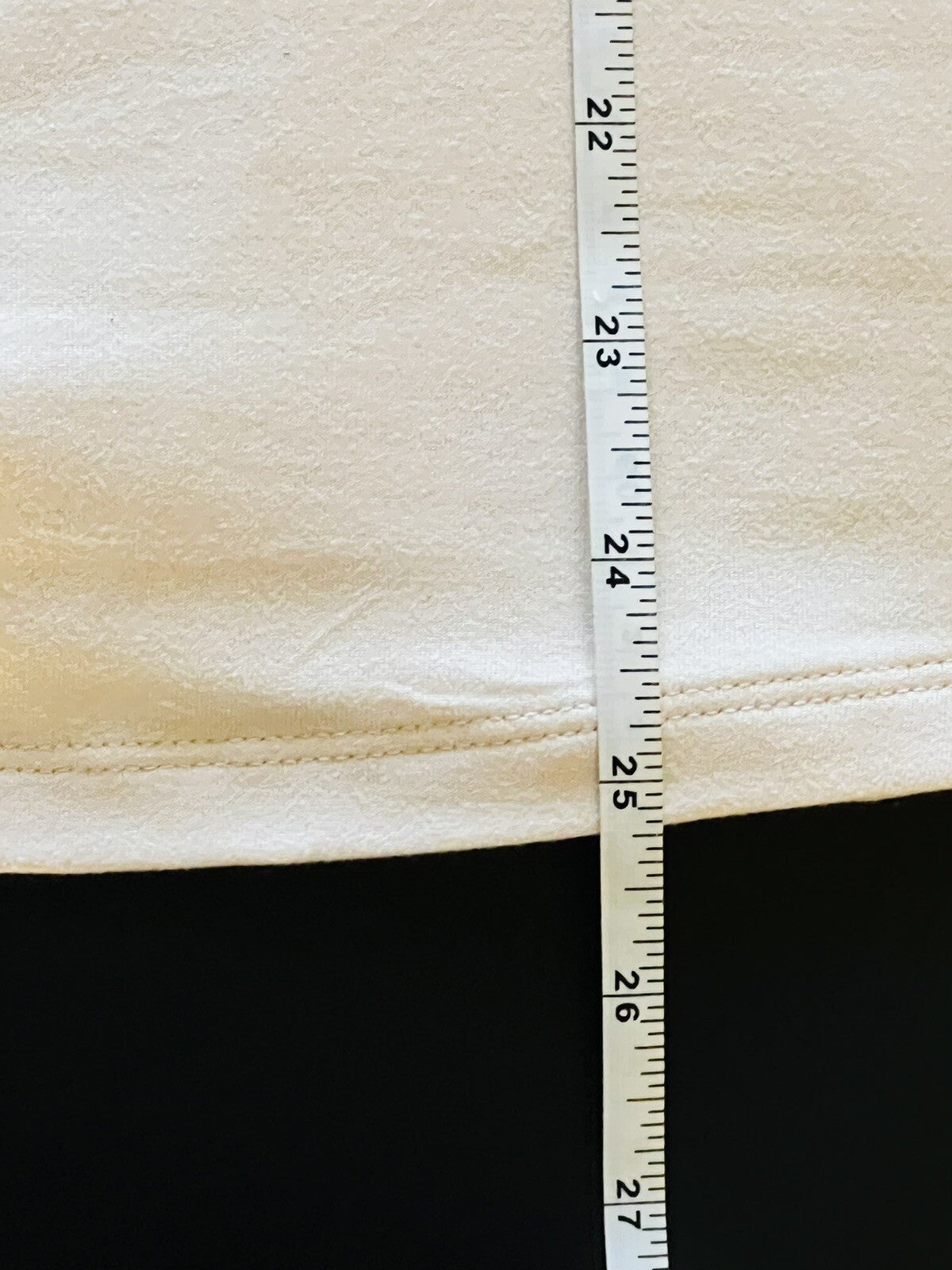 Tahari Sport Women’s top long sleeves open Shoulder Cream Sz L