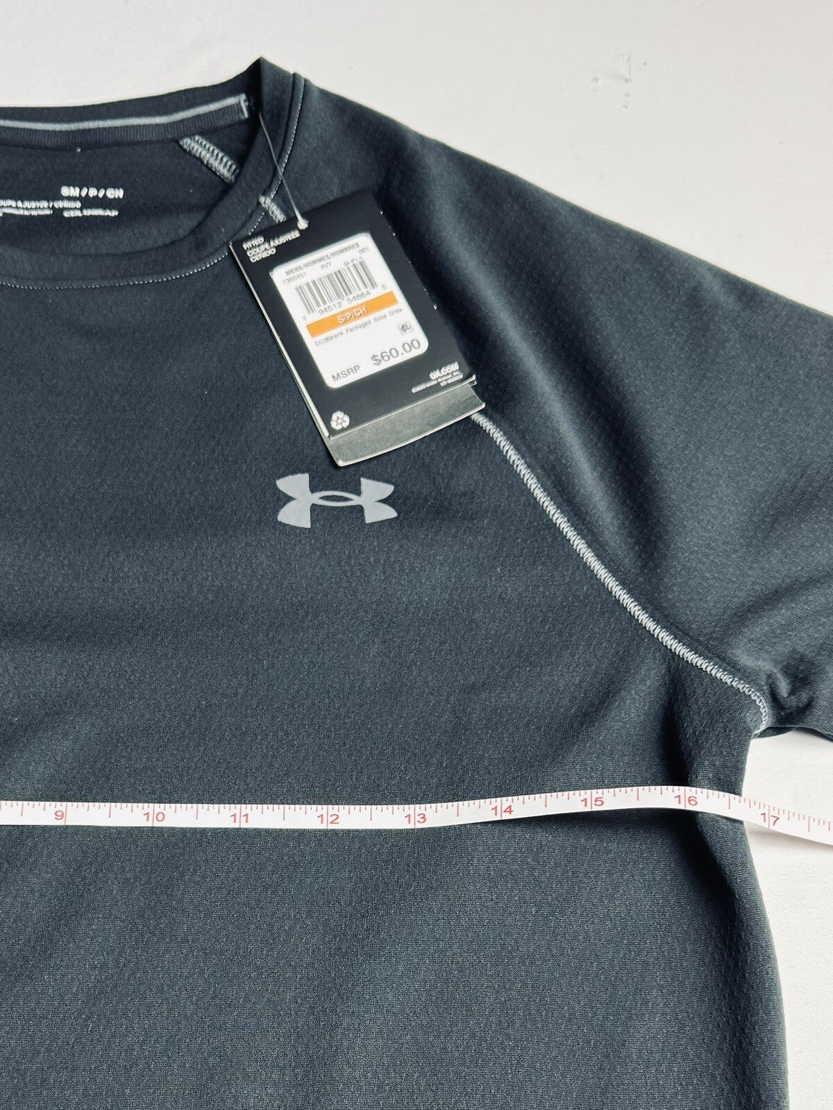 Under Armour Women's Sweatshirt Black Size S.  (B.72)