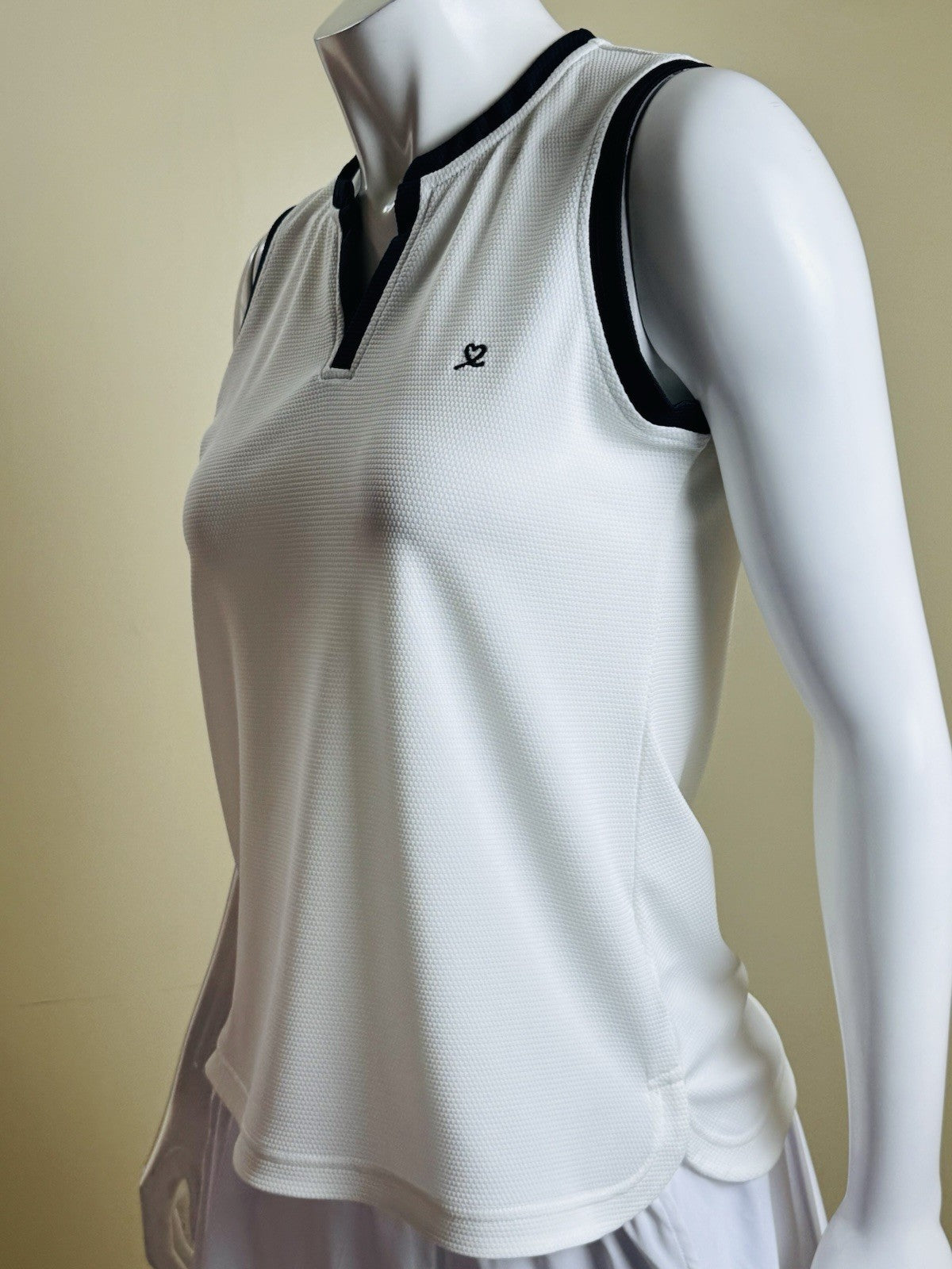Daily Sports Women’s Golf Shirt Sz S     (B.187)