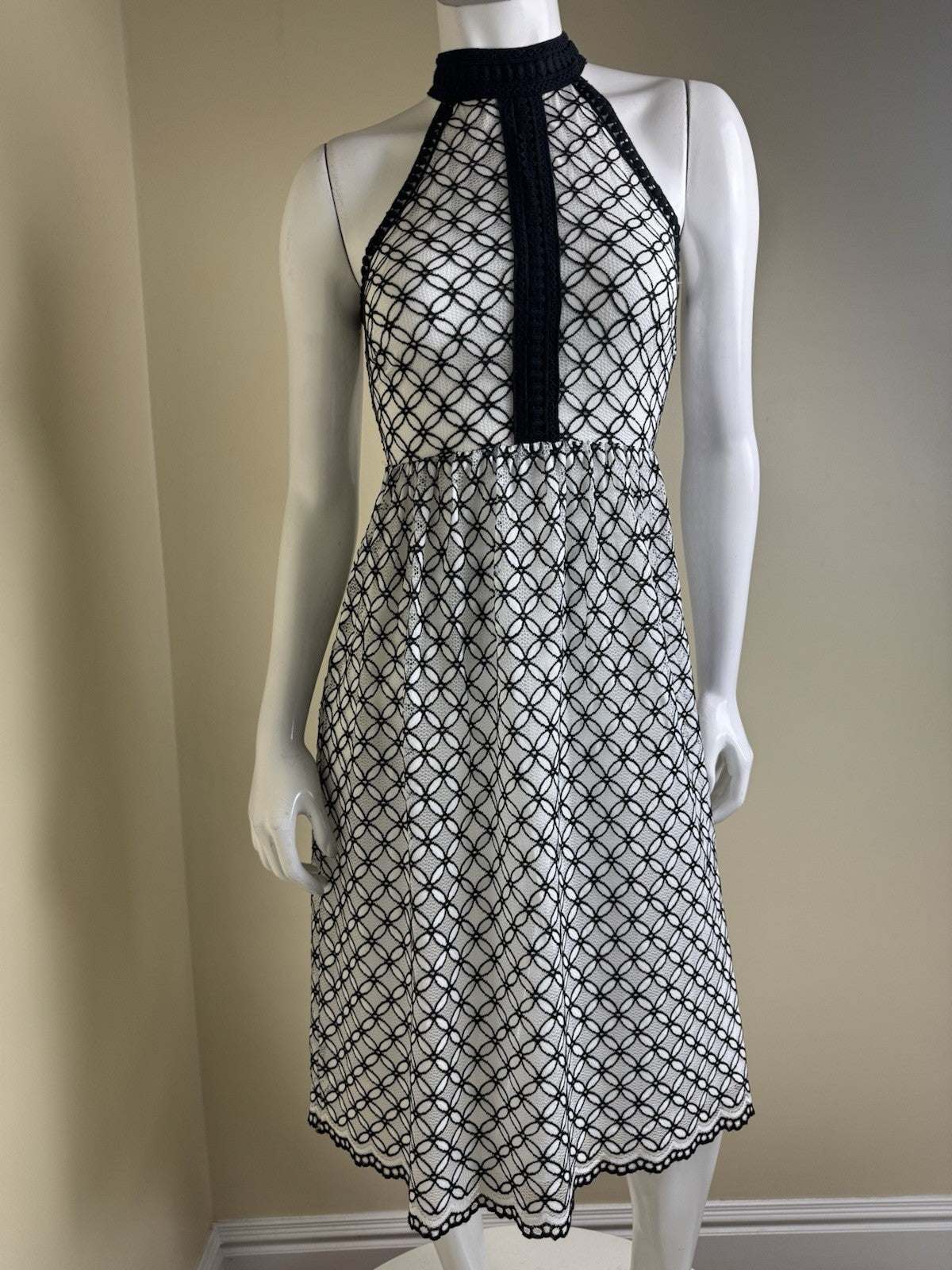 Luxology Women’s Embroidery Dress Size 0  (B.05)