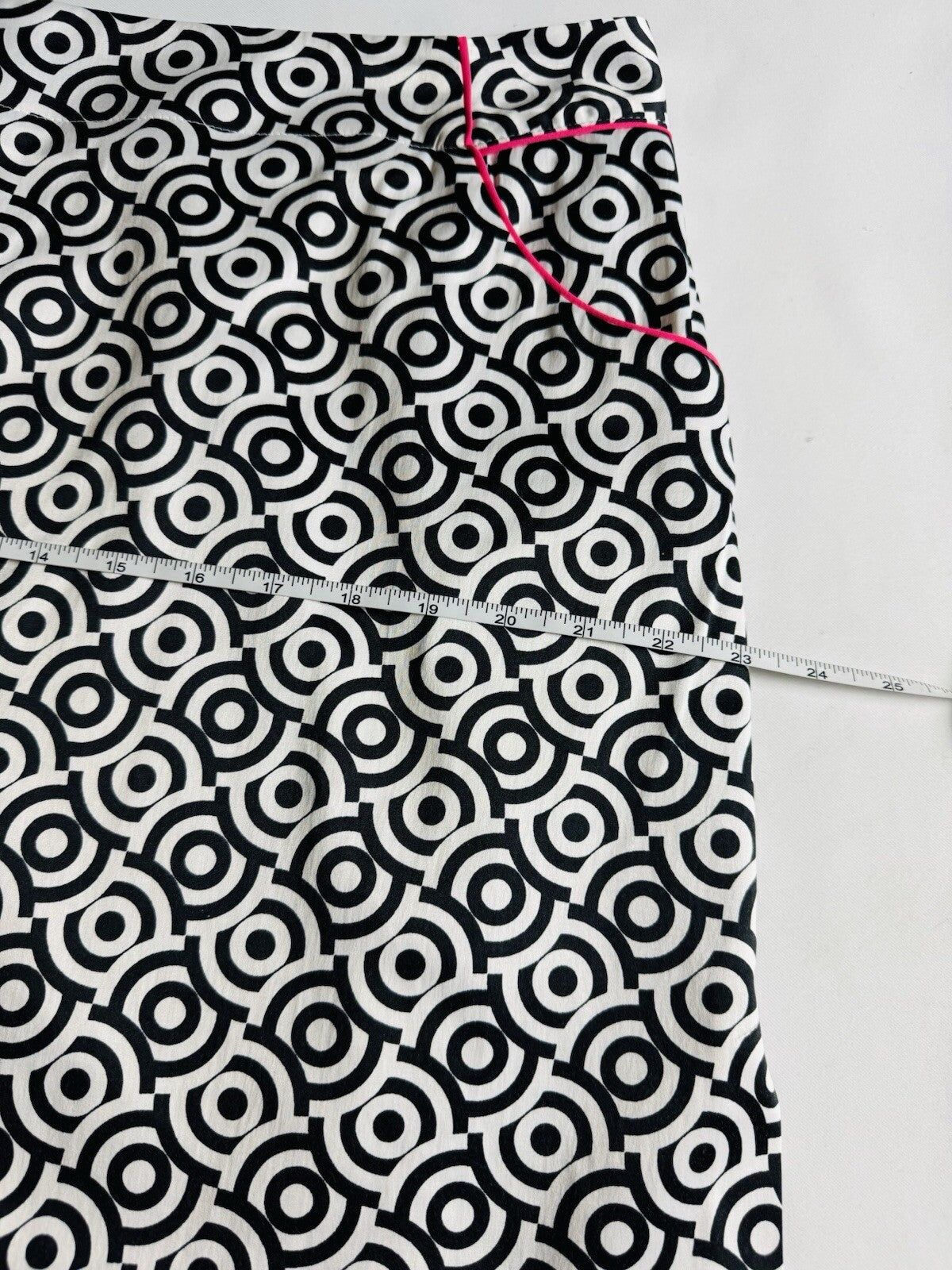 SPORT HALEY Women’s Golf Skort Black and White Sz 16. (B.125)