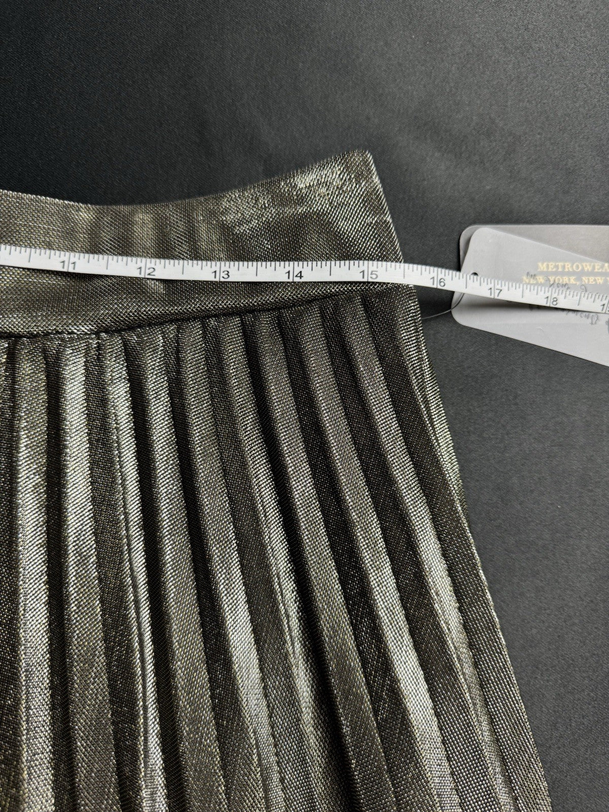 Metro Wear women’s metallic gold black pleated skirt Sz XL.    (B.159)