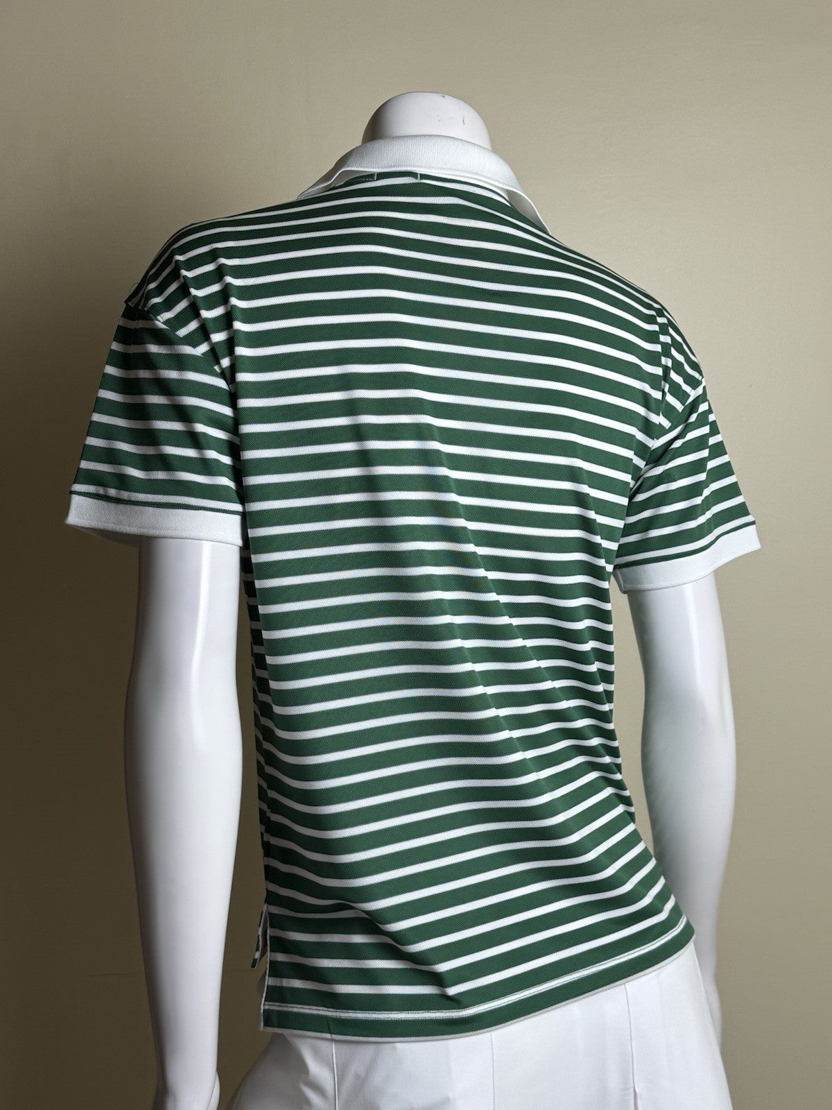 Puma Women's Golf Shirt Size S.   (B.182)