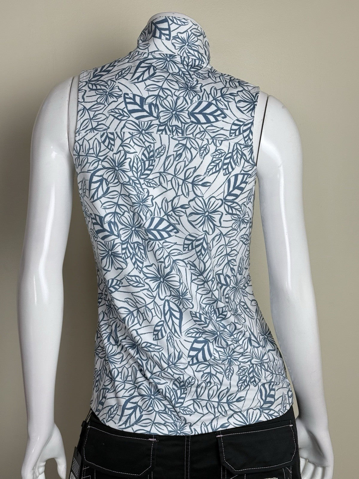 Puma Women’s Golf Shirt Sz S.   (B.194/7)