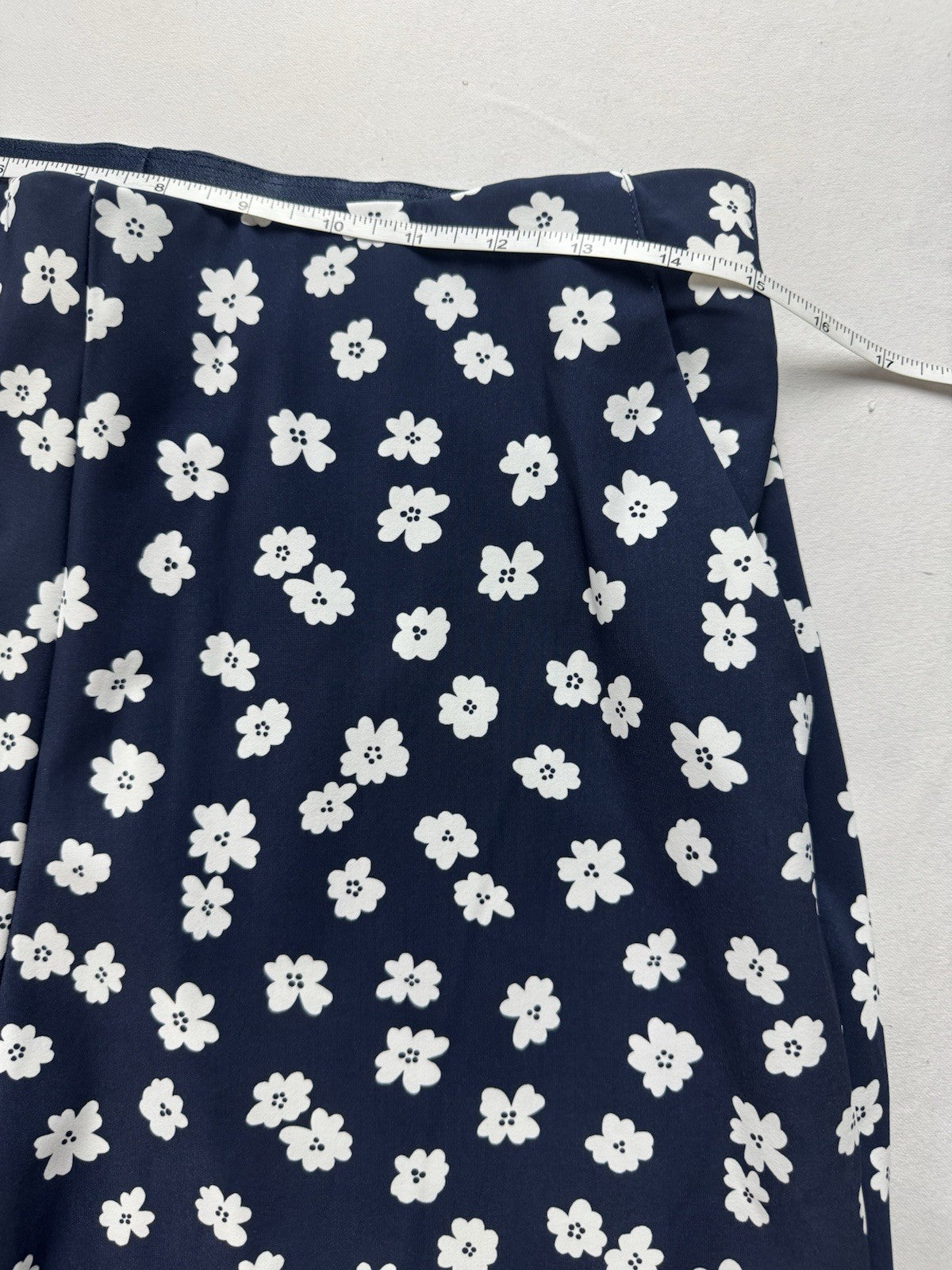 Jayebird Women’s Golf Robbie Pant Navy/White Floral Sz L.   (B.158)