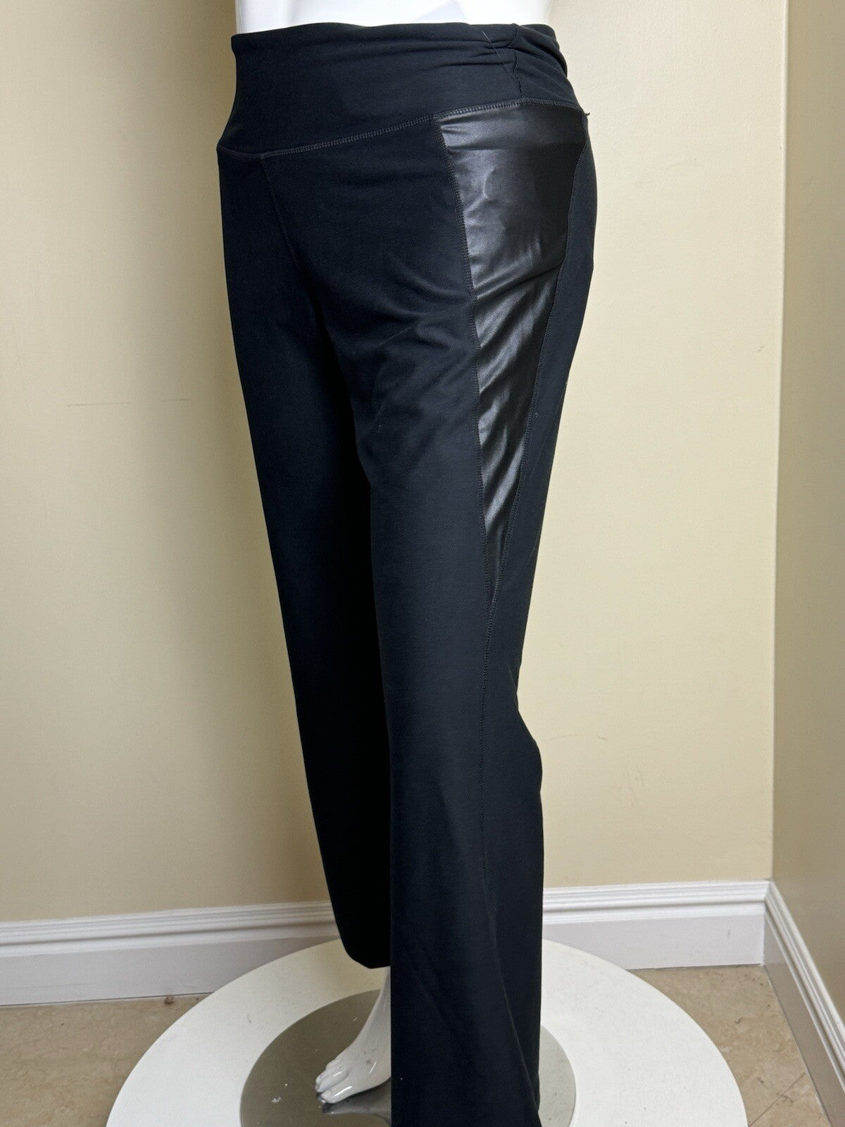 $70 Nine West Women’s Black Stretch Pants Sz 2X. (B.119)