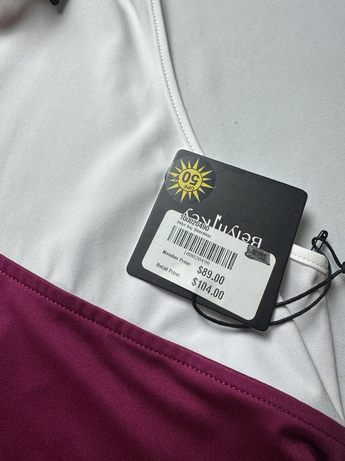 BELYN KEY Women’s Sleeveless Golf Shirt Sz M.    (B.141)