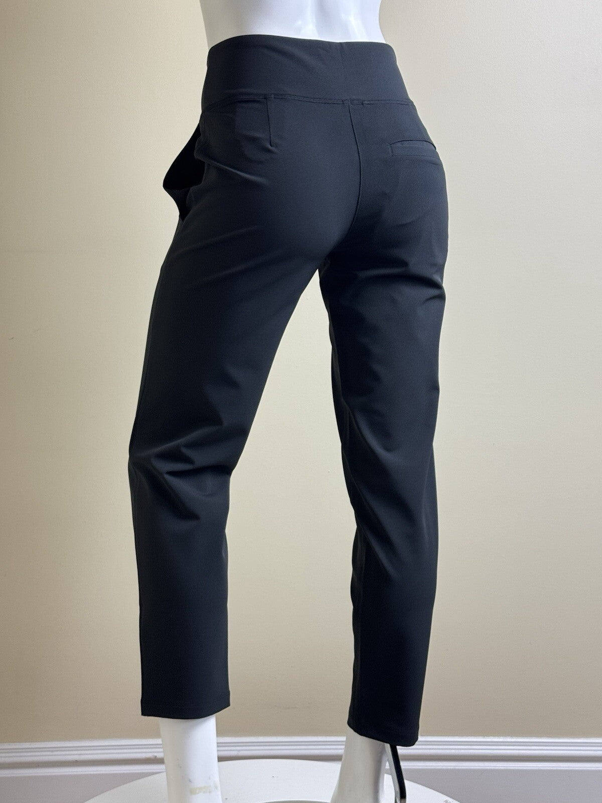 Puma Women’s Black Range Joggers Sz S.   (B.125/1)