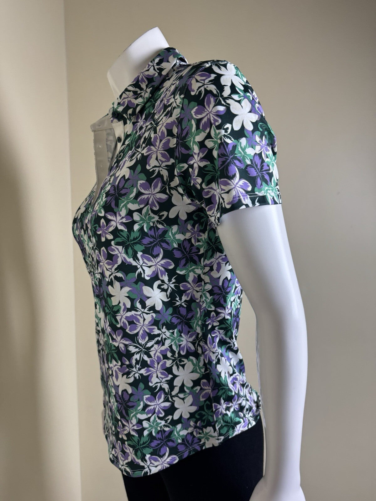 Puma Women’s Golf Shirt Sz S.   (B.130/5)