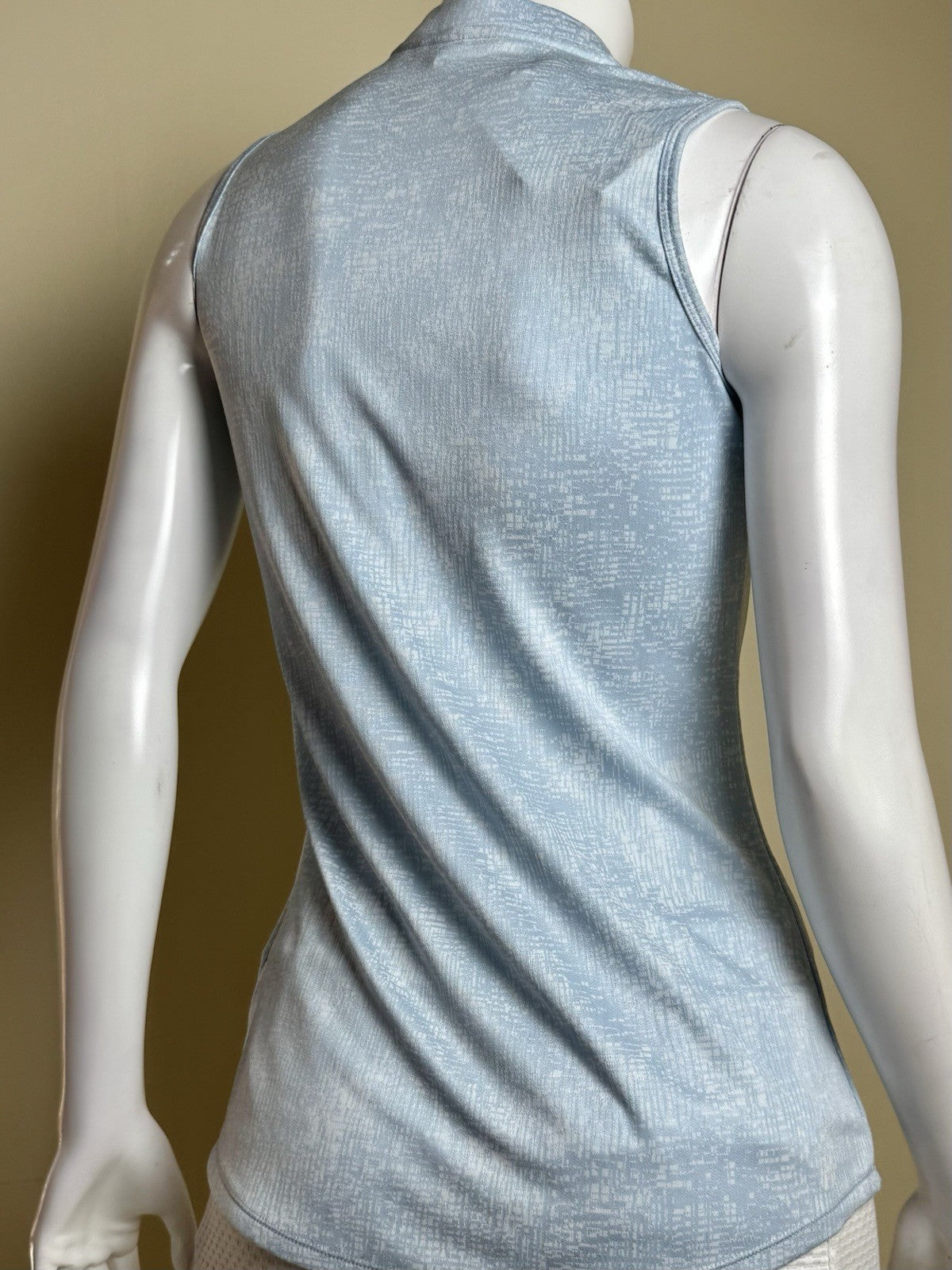 $65 Adidas Women’s Golf Shirt Sz M    (B.175)
