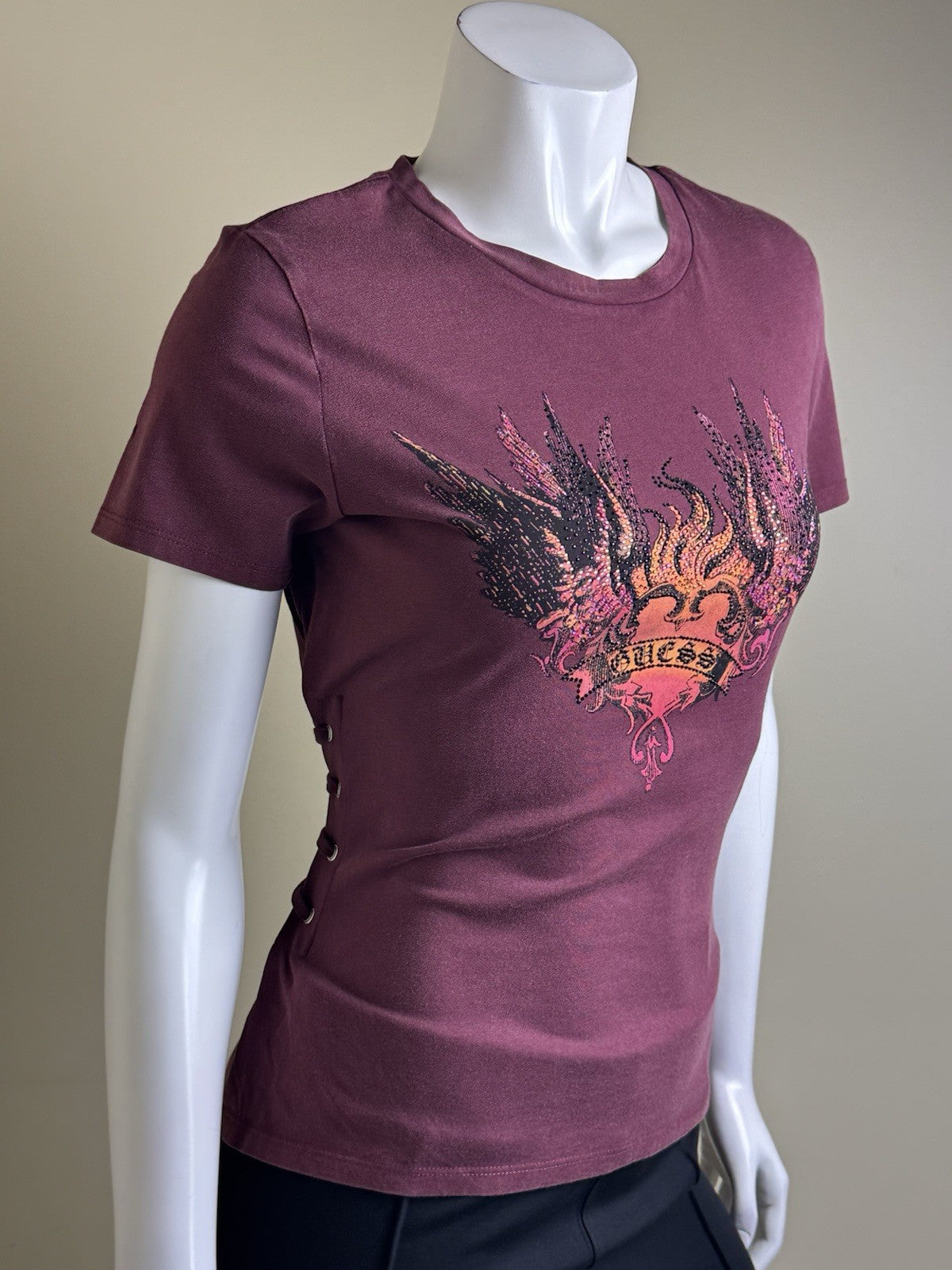 $59 Guess Women’s Heart Aflame Lace Tee Sz XS. (B.150)
