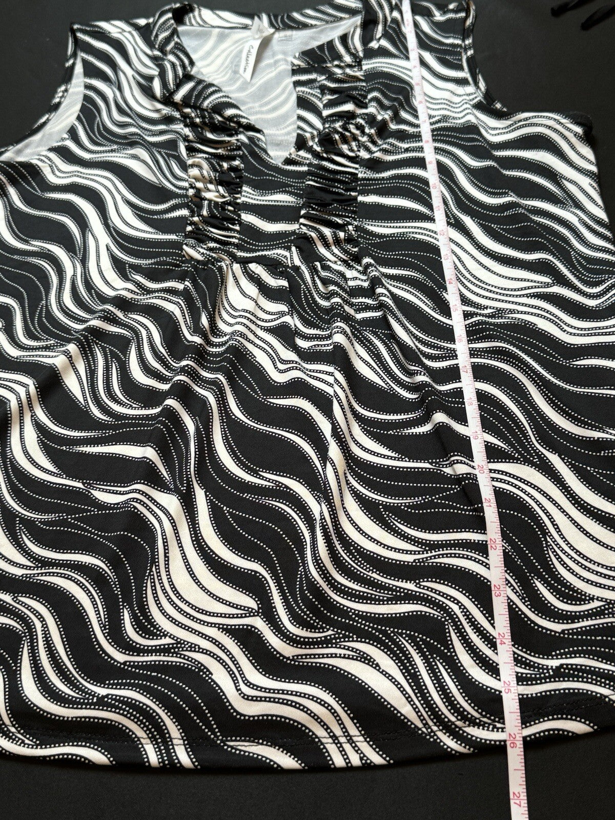 NY Collection Women’s Sleeveless Blouse Black,White Sz M. (B.81)