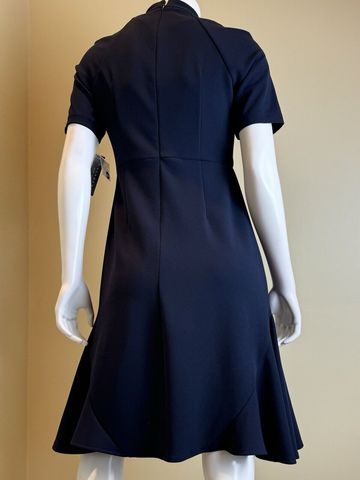 $108 Sharagano Women’s Navy Dress Sz4 (B.55)