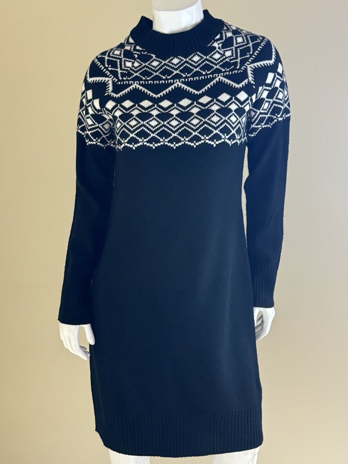 SANDRA DARREN Sweater Dress Sz L