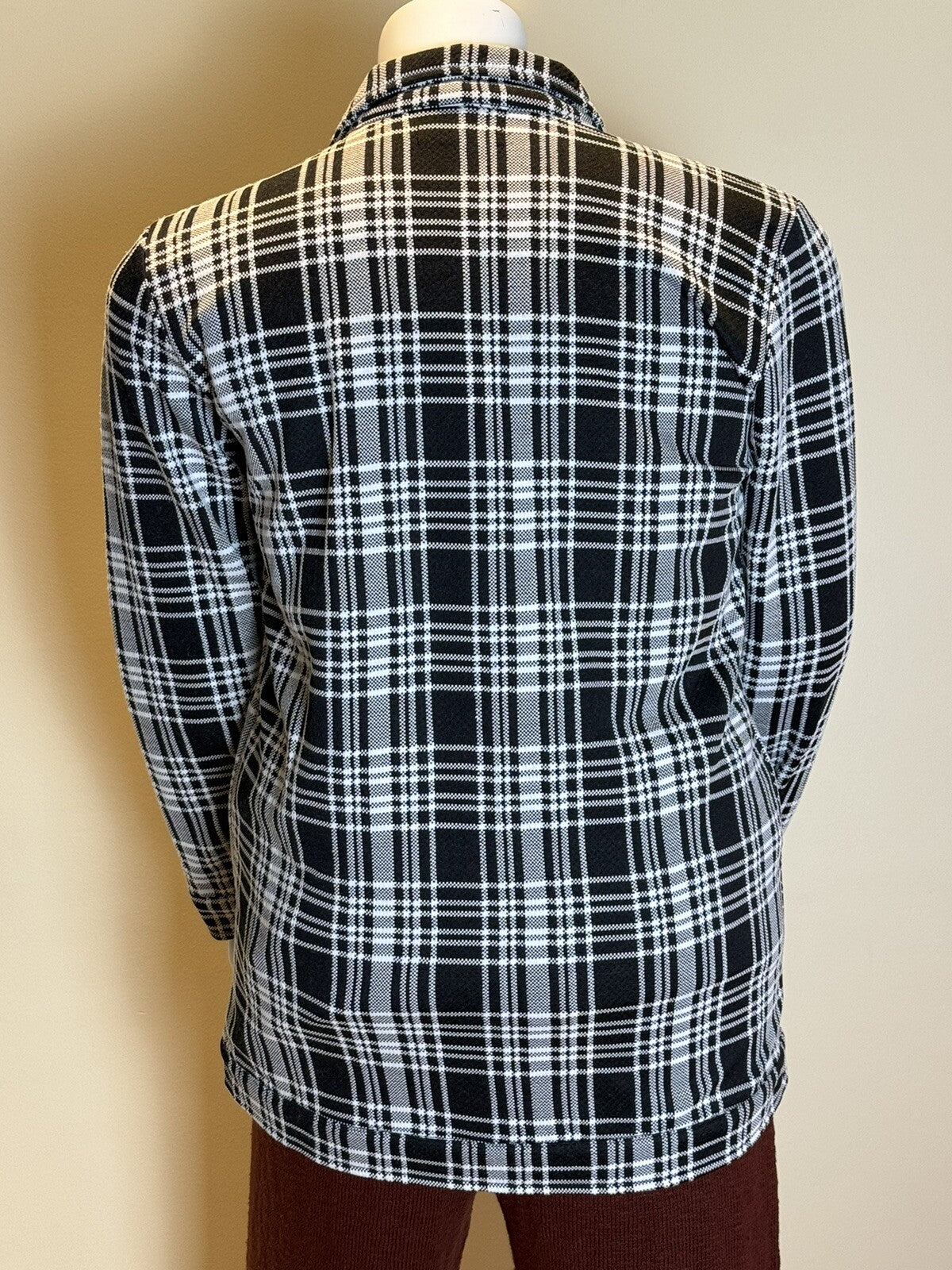 Sugar Rain Black White Plaid Button Down Long Sleeves Shirt Sz L. (B.55)