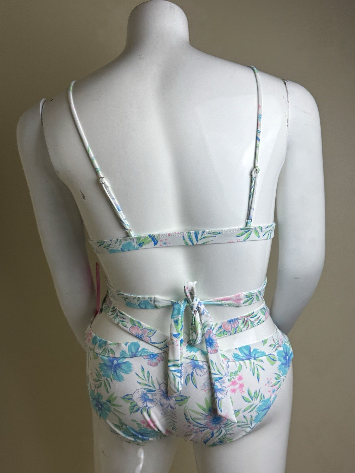 Breaking Waves Women’s 2 Pc Bikini Sz XL     ( B.037)