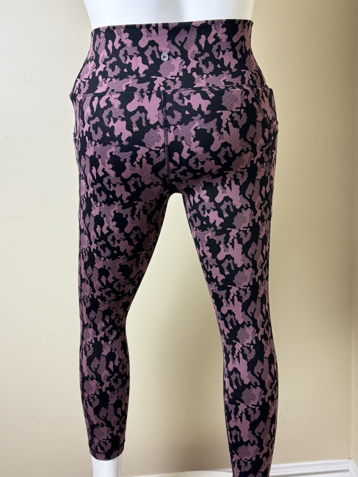 $78 90 Degree By Reflex Tummy Control Legging Sz 2XL.  (B.159)