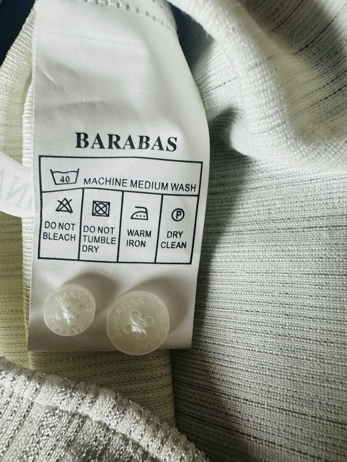 $249 Barabas Women’s Long Sleeves Cuffs Shirt Size 3XL.      (B.100)