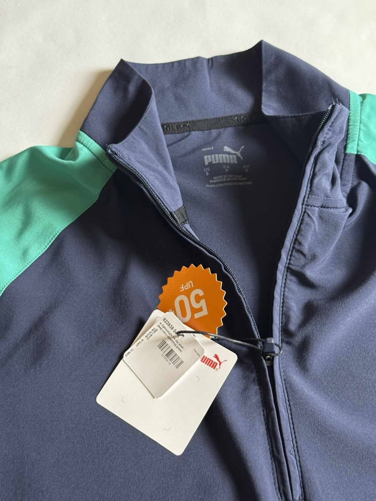 PUMA Women's Golf Sweatshirt Sz S.  (B.157)