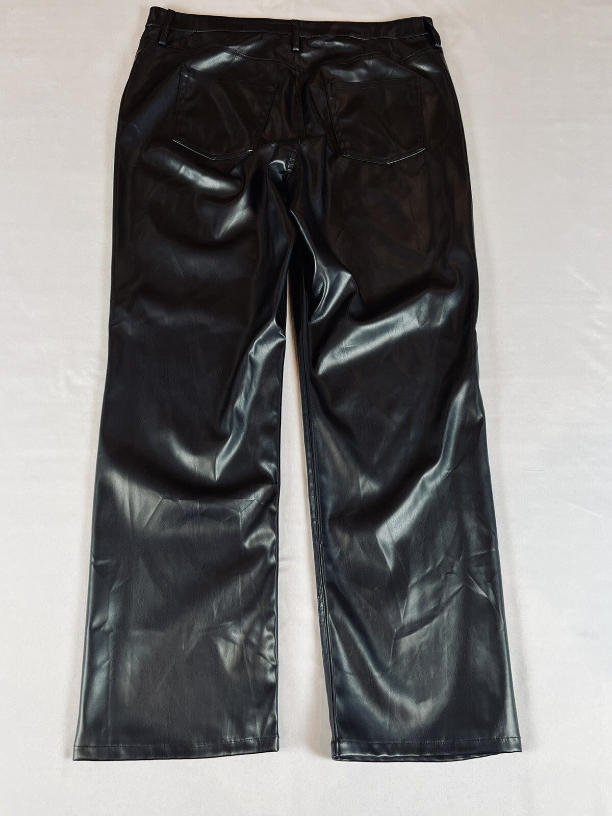 No Boundaries Women’s Faux Leather Black Pants Size 15