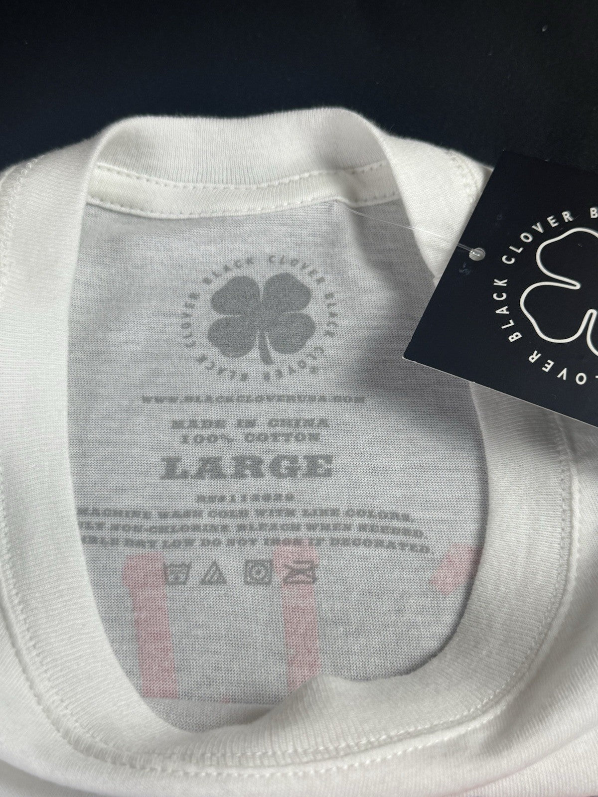 Black Clover Women’s T-Shirt Clover Logo Sz L      (B.181)
