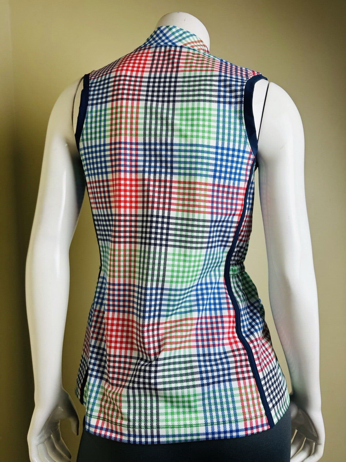 KINONA Women’s Sleeveless Golf Plaid Shirt Sz M     (B.160)